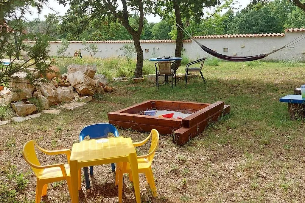 Villa Nice Holiday Houses With Mediterranean Garden Divsici