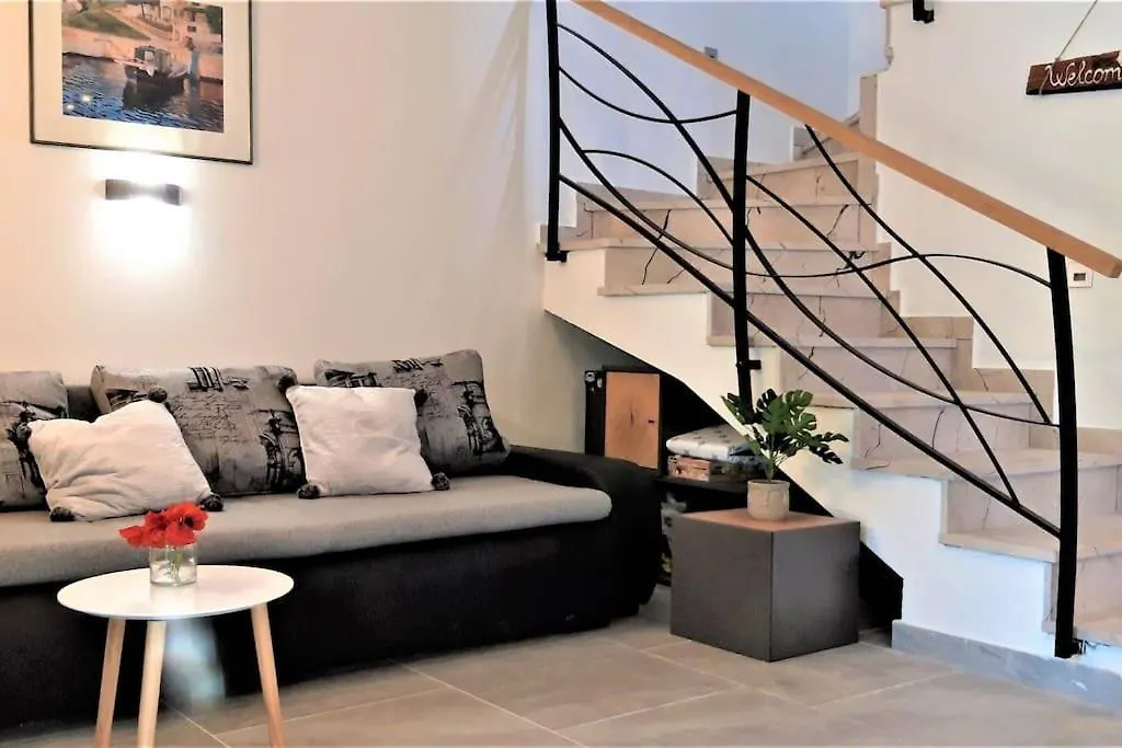 Villa Nice Holiday Houses With Mediterranean Garden Divsici Croatia