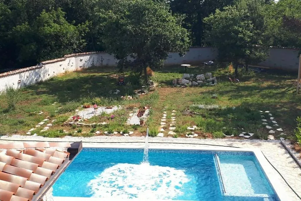 Villa Nice Holiday Houses With Mediterranean Garden Divsici